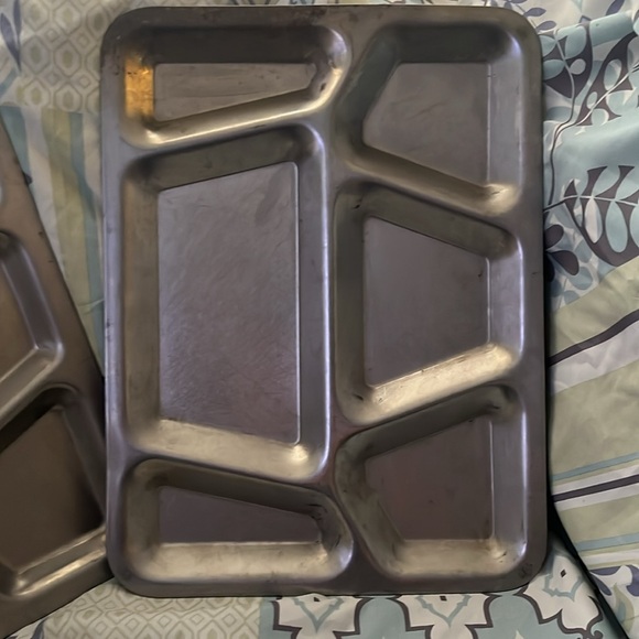 Vintage metal cafeteria tray lot of 2 - Picture 4 of 5